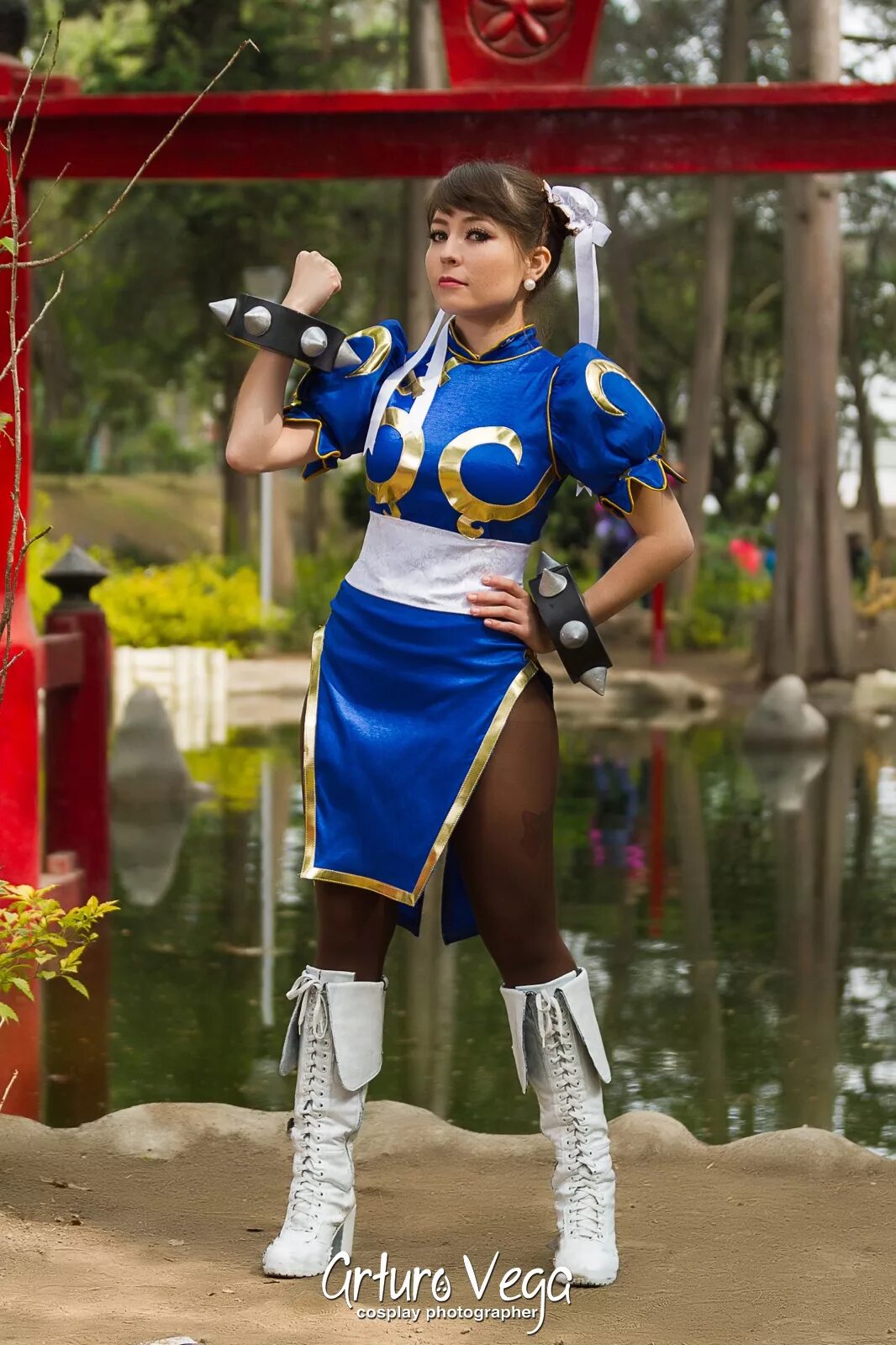 Чан ли колец. Чан ли косплей. чун ли cosplay. чунь ли street fighter косплей. chun li cosplay.