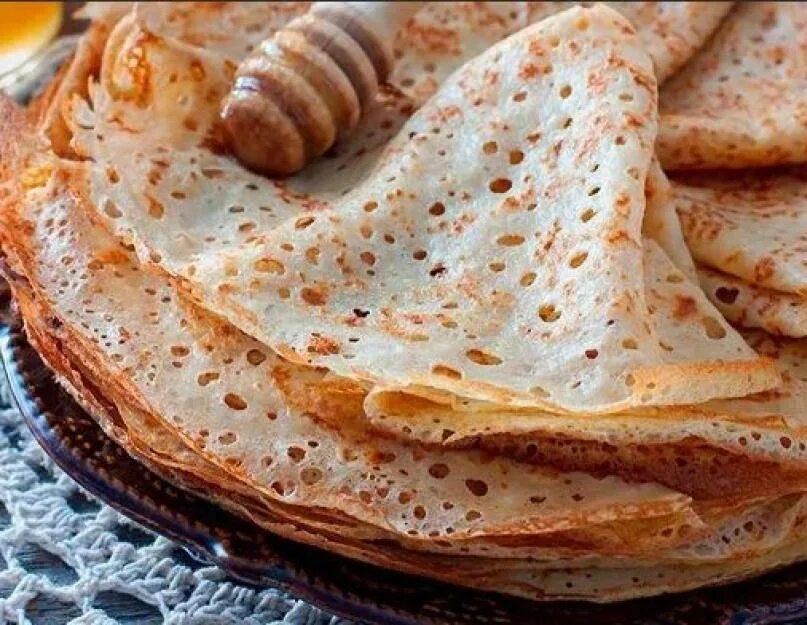 Блины с дырочками фото. Ажурные блинчики на молоке. Украинские блины. Кружевные блины на молоке. Самые вкусные блины тонкие.