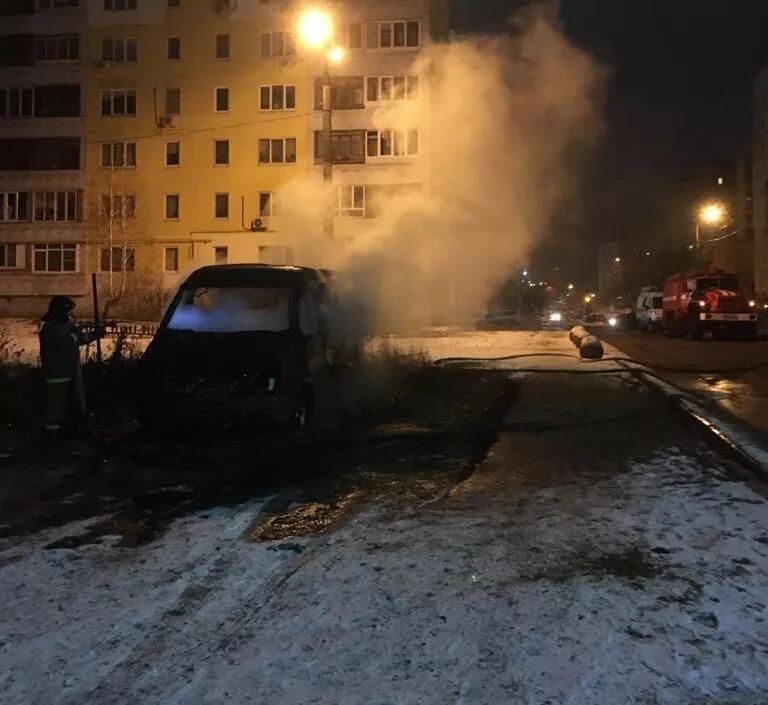 Тула горит. Пожар на улице Пролетарской Тула 20.04.2022. Пожар на Пролетарской.