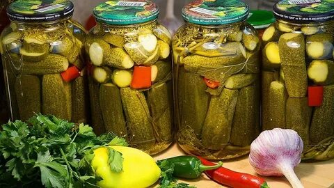 Огурцы соленые в банках для хранения