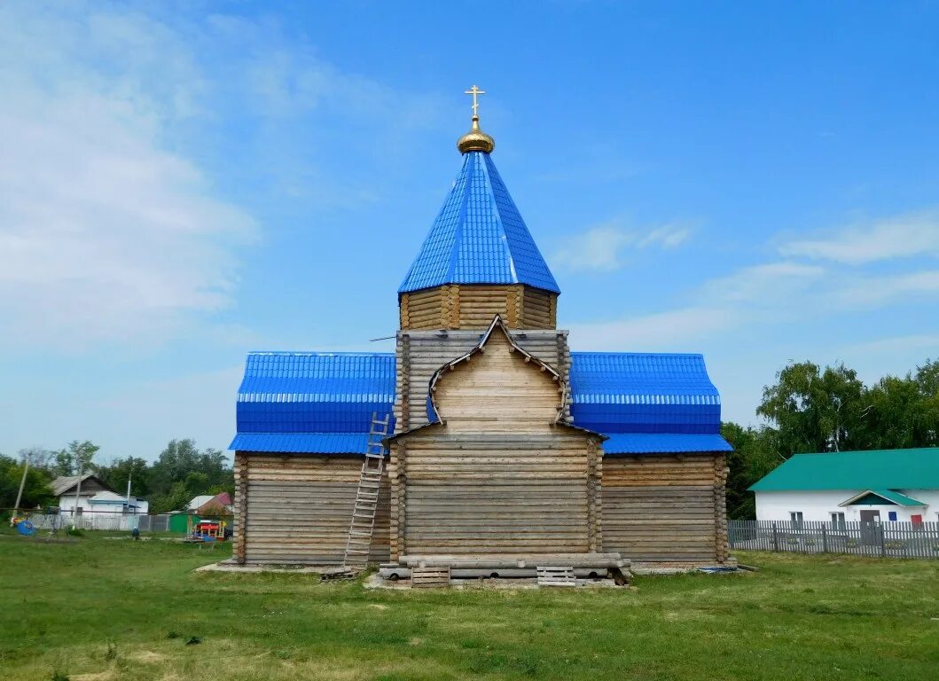 Самарская сергиевск купить. Сергиевский район Самарская область. Серноводск Сергиевский район. Сергиевский район Церковь Божьей матери. Храм в Сергиевске Самарской области.