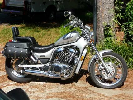Suzuki intruder vs