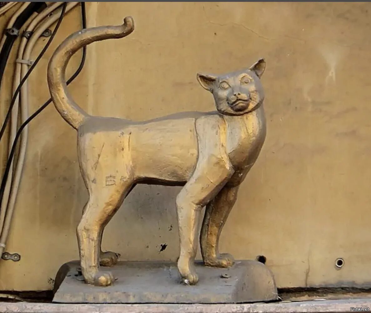 Петербург кошке памятник. Памятник котам блокадного ленинграда. Петербург кошке памятник. Памятник подопытным кошкам петербург. Памятник коту елисею и кошке василисе в санкт-петербурге.