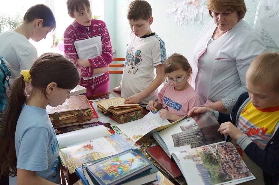 Учитель воскресной школы. Преподаватели воскресной школы. Педагог в воскресной школе. Учитель и дети в воскресной школе. Учителям воскресной школы