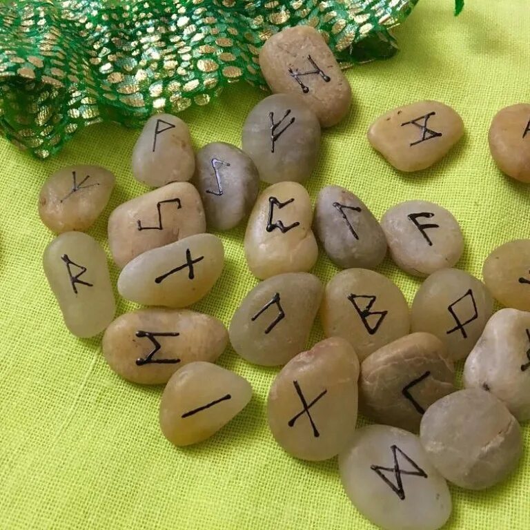 Магический щит физический урон. Форум магии рун. Защита от крадников руны. Руны в карелии. Амулетная практика рунической магии.