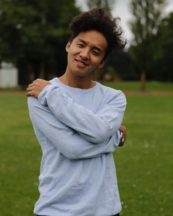 Казахский блоггер. Популярные блогеры казахстана. Блоггер казах. Известные казахские блоггеры. Казахский блоггер.