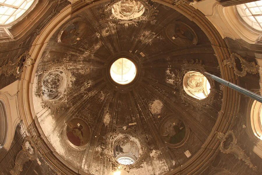 Храм знамения пресвятой богородицы в дубровицах внутри. Дубровицы церковь знамения пресвятой богородицы. Храм знамения после реставрации. Храм в дубровицах подольск. Храм начали реставрировать.