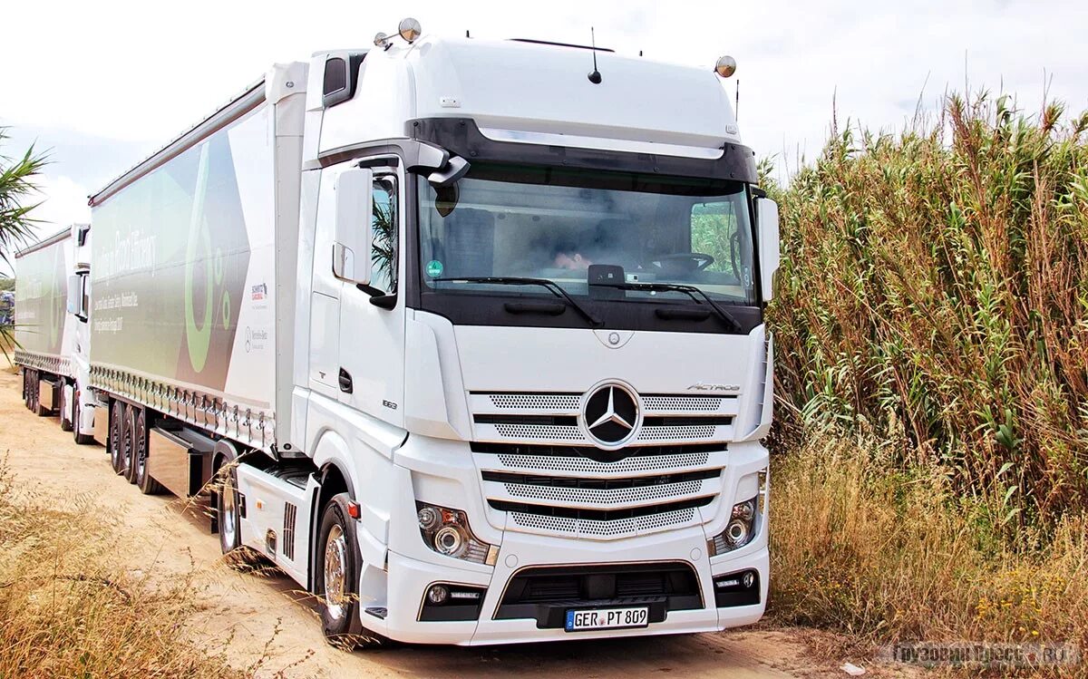 Mercedes mp. Mercedes-Benz Actros 4x2. Мерседес Бенц Актрос мп4. Мерседес Бенц Актрос 4 поколения. Mercedes Benz Actros 1844.