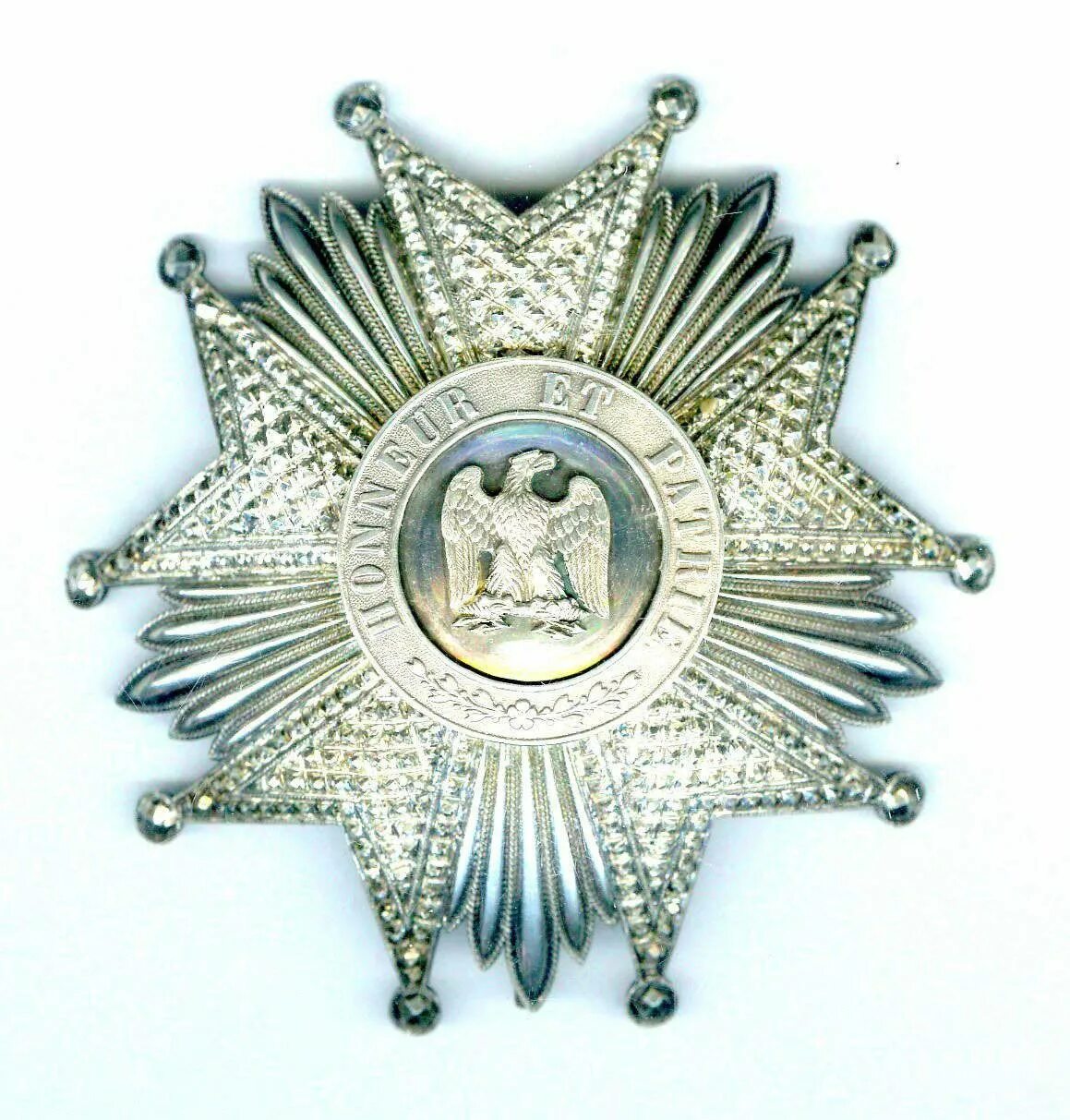 звезда наполеона. ордена наполеона бонапарта. орден почетного легиона франции. кавалер ордена почётного легиона (франция). медаль почетного легиона франции.