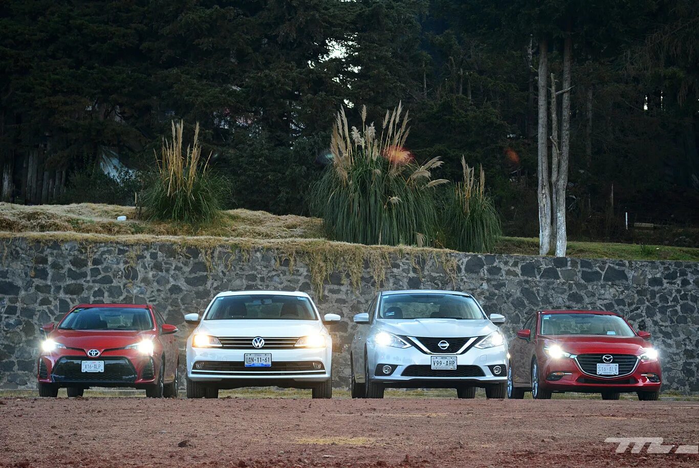 Jetta vs3. Mazda 3 vs toyota corolla. nissan sentra vs toyota corolla. nissan vs toyota. toyota corolla vs volkswagen jetta.