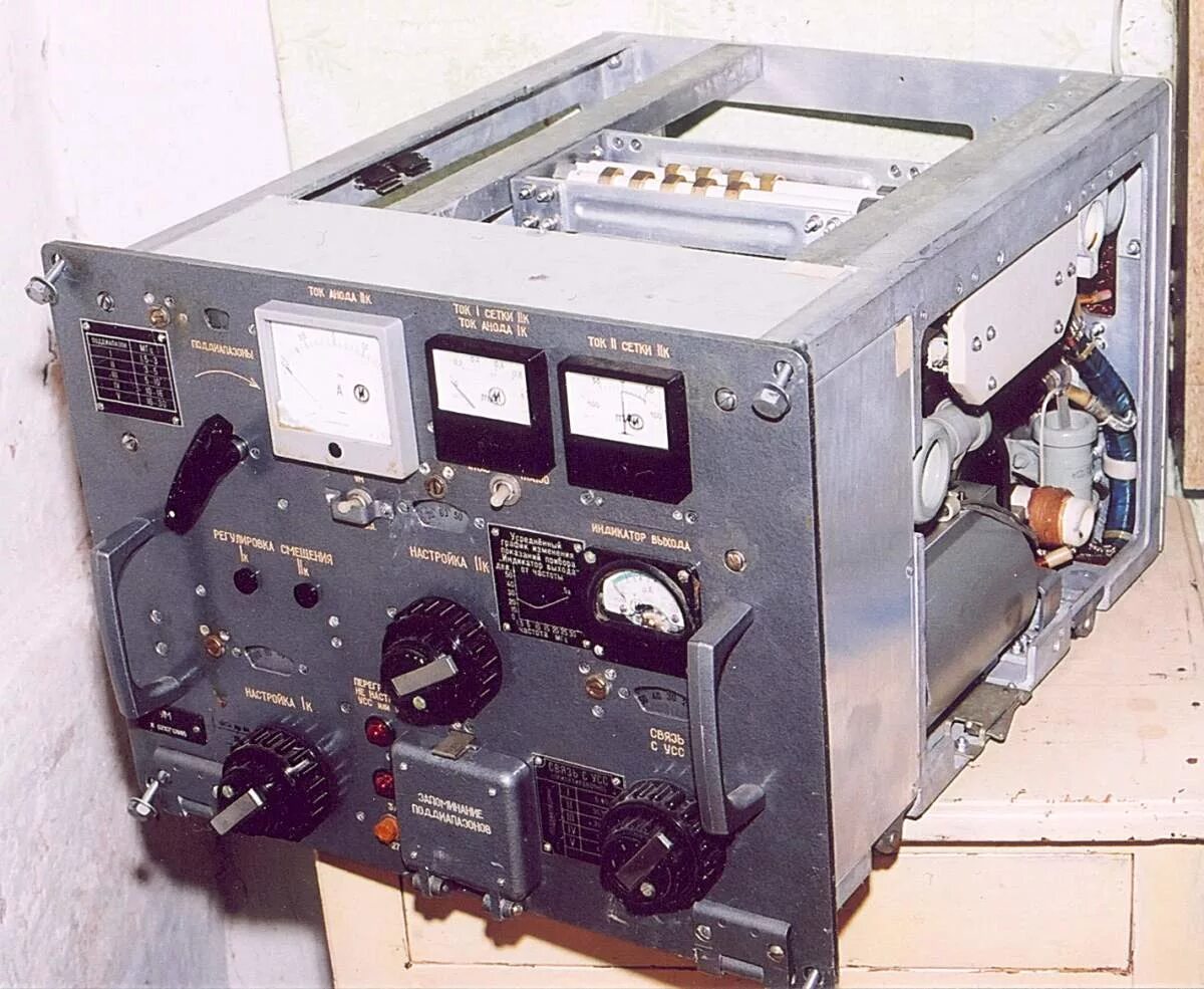 Ум р 140. Р-140м радиостанция. блок ум р-140. радиопередатчик р140м. р-140бмз.