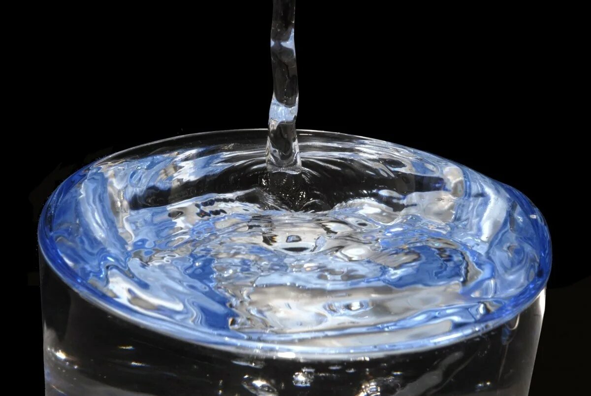 Выделяется вода. Выделяется вода