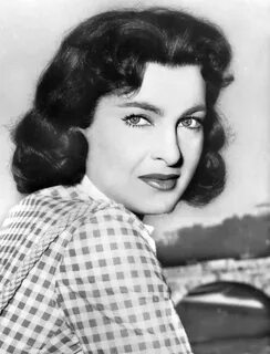 Eski filmlardan yalangoch italyan aktrisalarining fotosuratlari