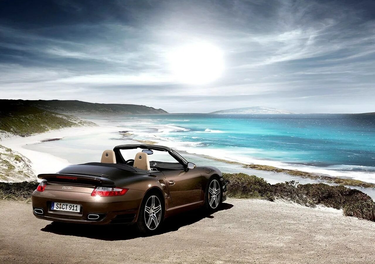 Красивые машины лето. Porsche 911 Cabrio. Порше 911 море. Порше 911 на побережье. Порше Кайен кабриолет.