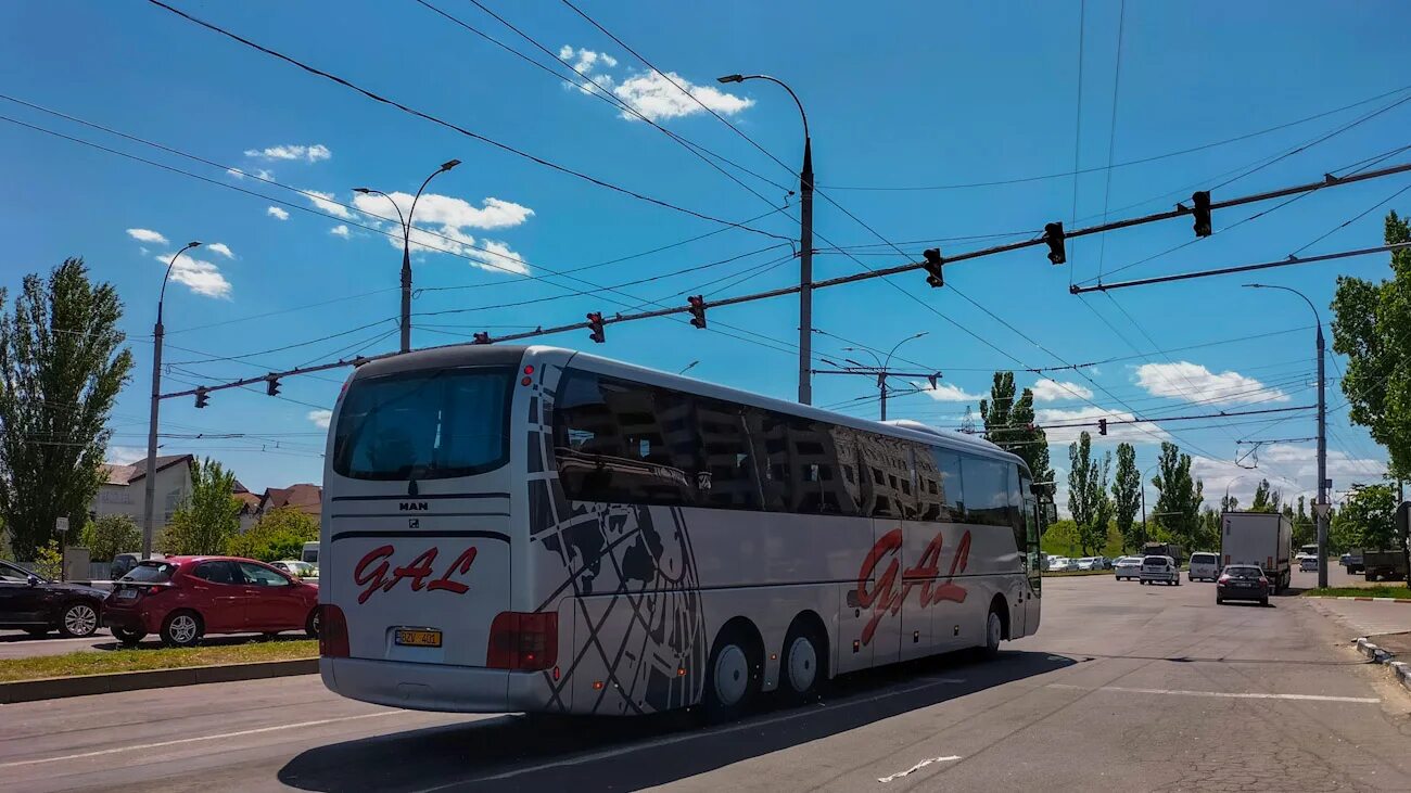 Автобус 401 яхрома алтуфьево. Автобус Молдова. Современный автобус ман. Ман а03 автобус. Молдавия ман.