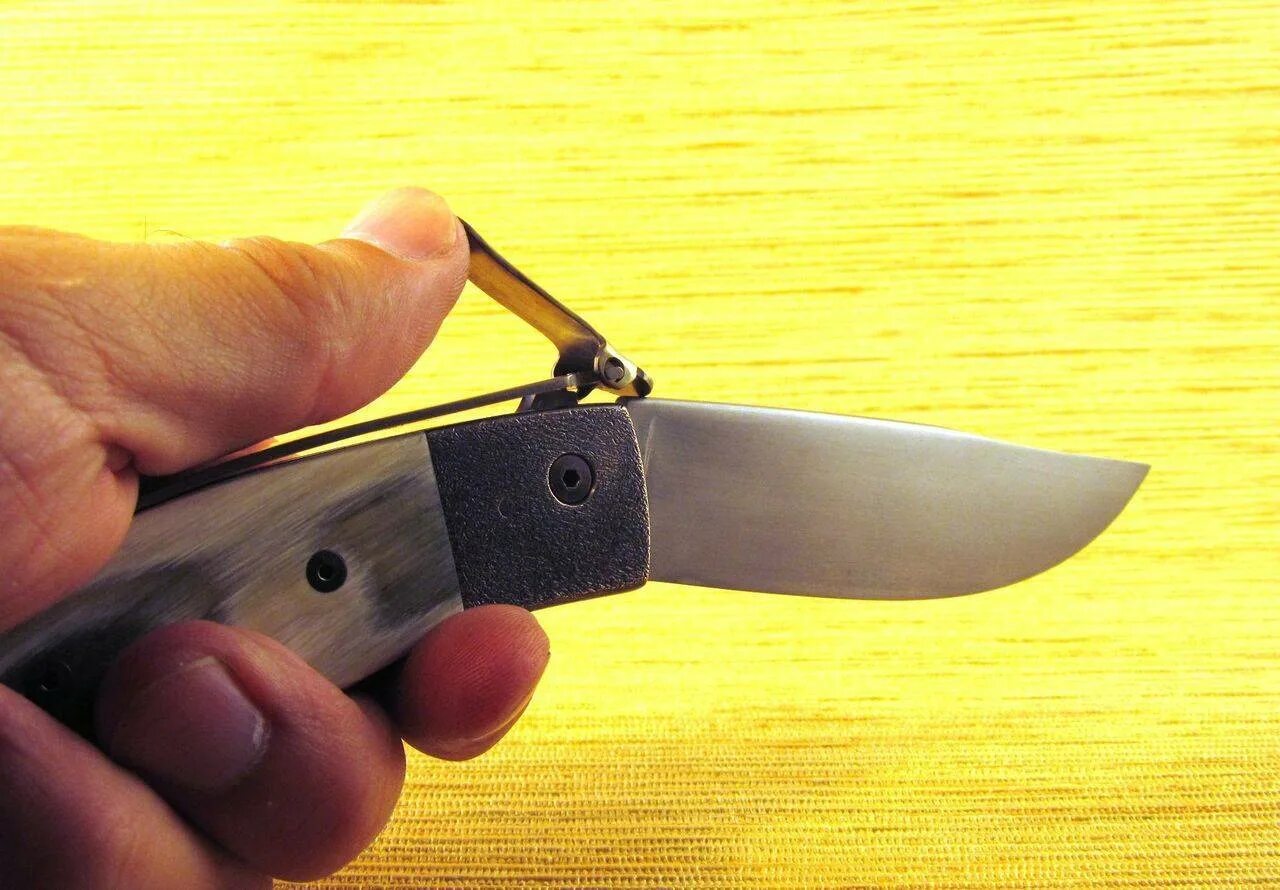 Флиппер нож механизм odra. Складной нож cold steel. Складные ножи с интересными механизмами. Изготовление складного ножа. Замок бэк лок складных ножей.