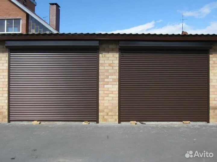 Гаражные роллетные ворота алютех. Роллетные ворота alutech. Рулонные ворота дорхан. Рулонные ворота doorhan. Рольворота 77 профиль дорхан.