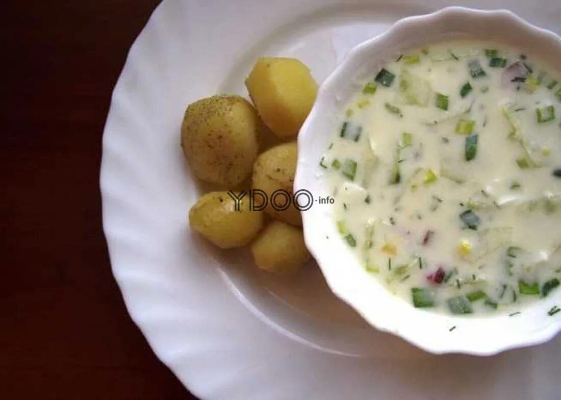 Окрошка с картошкой. Кефир для окрошки рецепт. Диетическая окрошка. Окрошка для похудения на кефире. Окрошка на кефире.