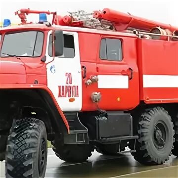 Пожарная охрана республики крым. Мчс спасли на неве в санкт-петербурге. Зил 130 ац-40. 102 пожарная. 102 пожарная.