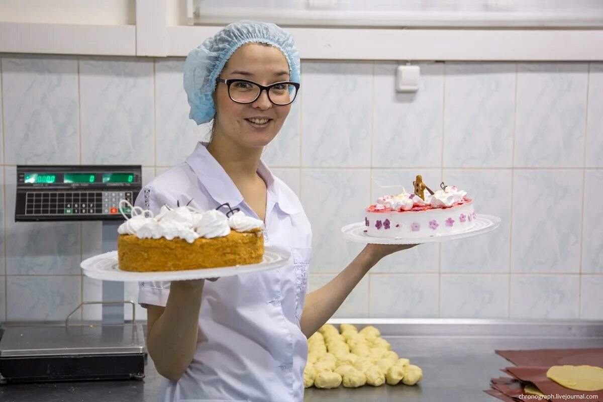 Рецепты тортов из журналов работниц. Торт для офисного работника. Торт птичье молоко. Рецепты тортов из журналов. Рецепты советских тортов.