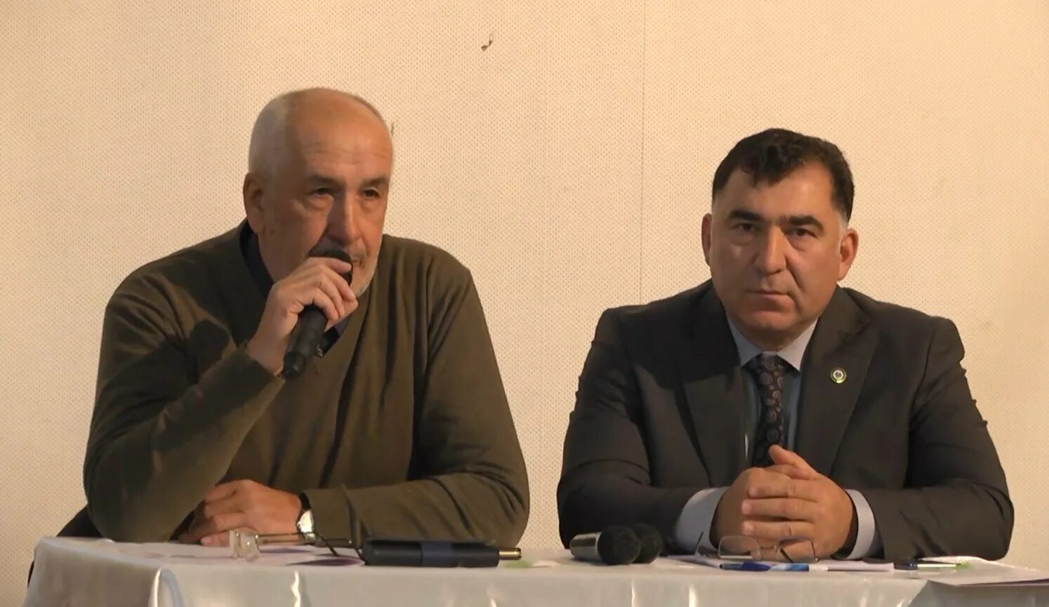 Озов аслан. Аслан эльтемиров. Асланов аслан кчр. Дышеков аслан заурбекович министр. Правительство кчр озов.