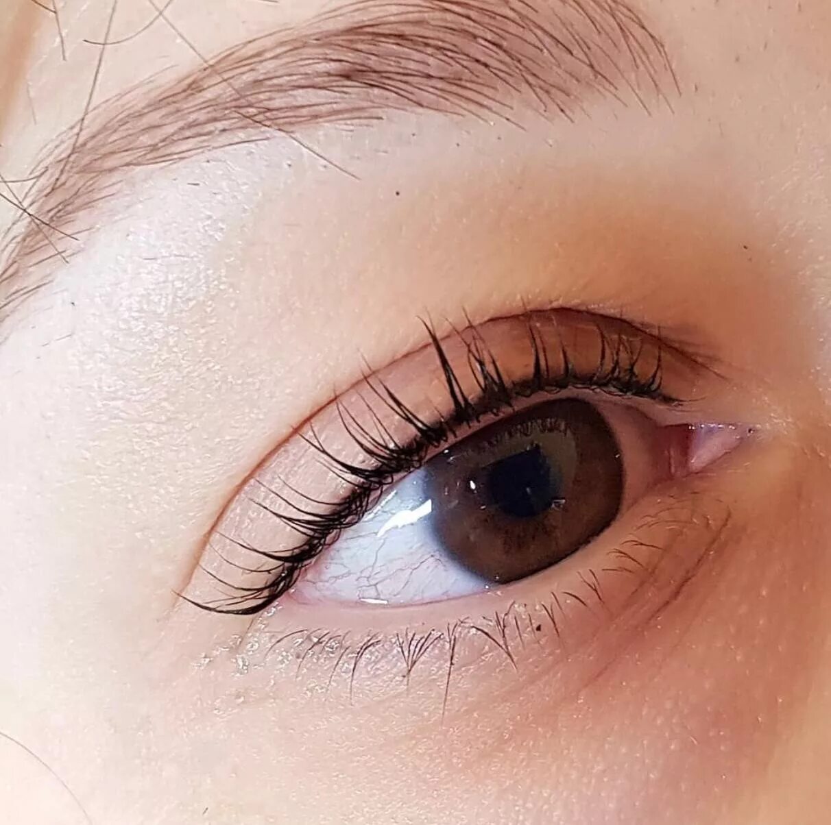 Татуаж век межресничное пространство с растушевкой. Межресничный перманентный макияж. Межресничка губы. Перманентный макияж. Межресничное пространство татуаж.