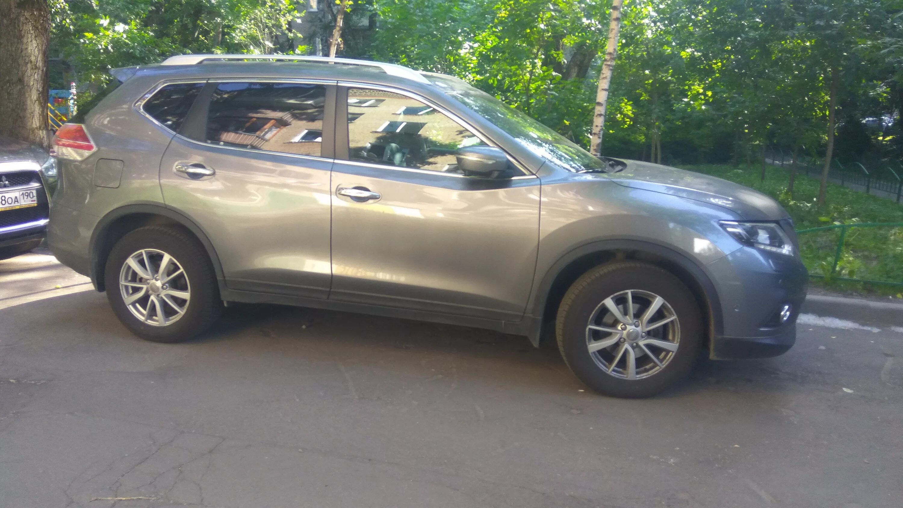 Ниссан т32 1. Nissan x-trail 32 проставки. Ниссан т32 клиренс. Ниссан х трейл т32 серебристый. X trail t32 клиренс.