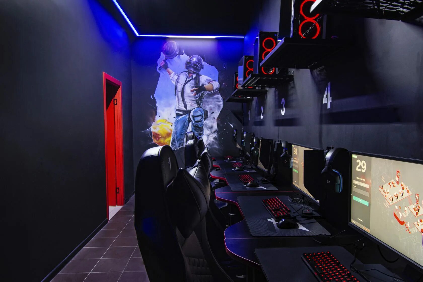 Системный блок игровой hyperpc m13. Кибер икс компьютерный. Компьютер хайпер пс. Cyberx киберклуб. Кибер икс компьютерный.