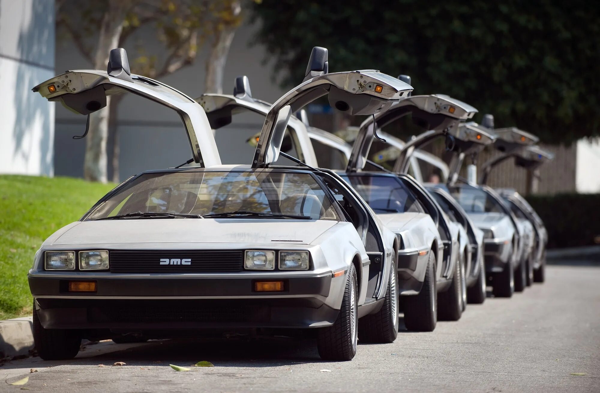 Машины времени названия. DELOREAN DMC-12. DMC DELOREAN. Делориан 5. DMC DELOREAN Alpha 5.