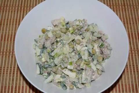 Салат с консервы рыбной и яйцом огурцом
