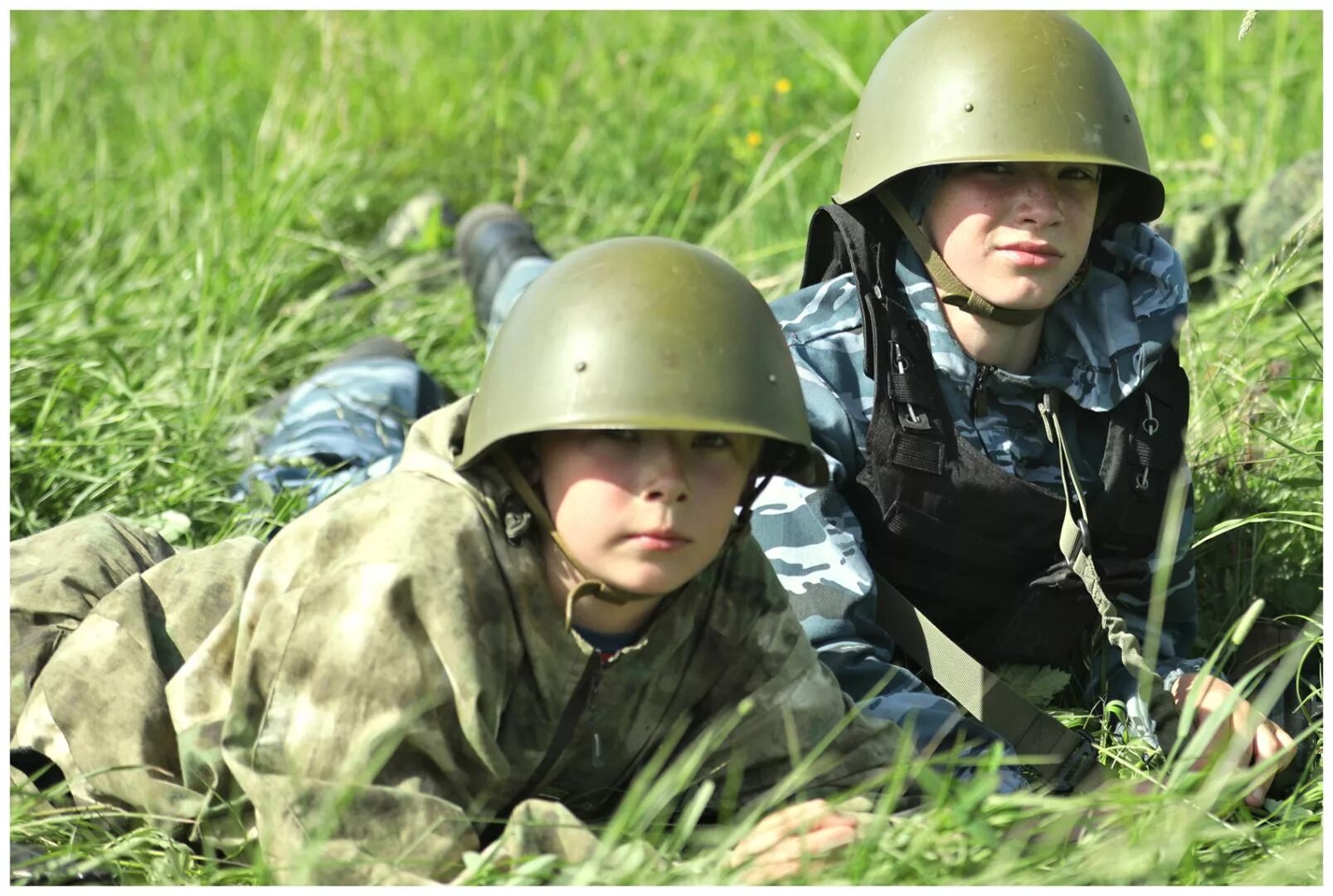 14 летний военный. Спецназ дети. Детский спецназ лагерь. Спецназовец с ребенком. Форма спецназа для детей.