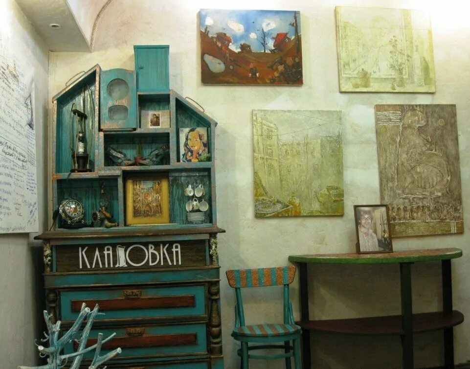Арт галерея кладовка. Кладовка (арт-галерея). Виниловые пластинки кладовка нижний новгород. Арт галерея кладовка. Арт галерея кладовка.