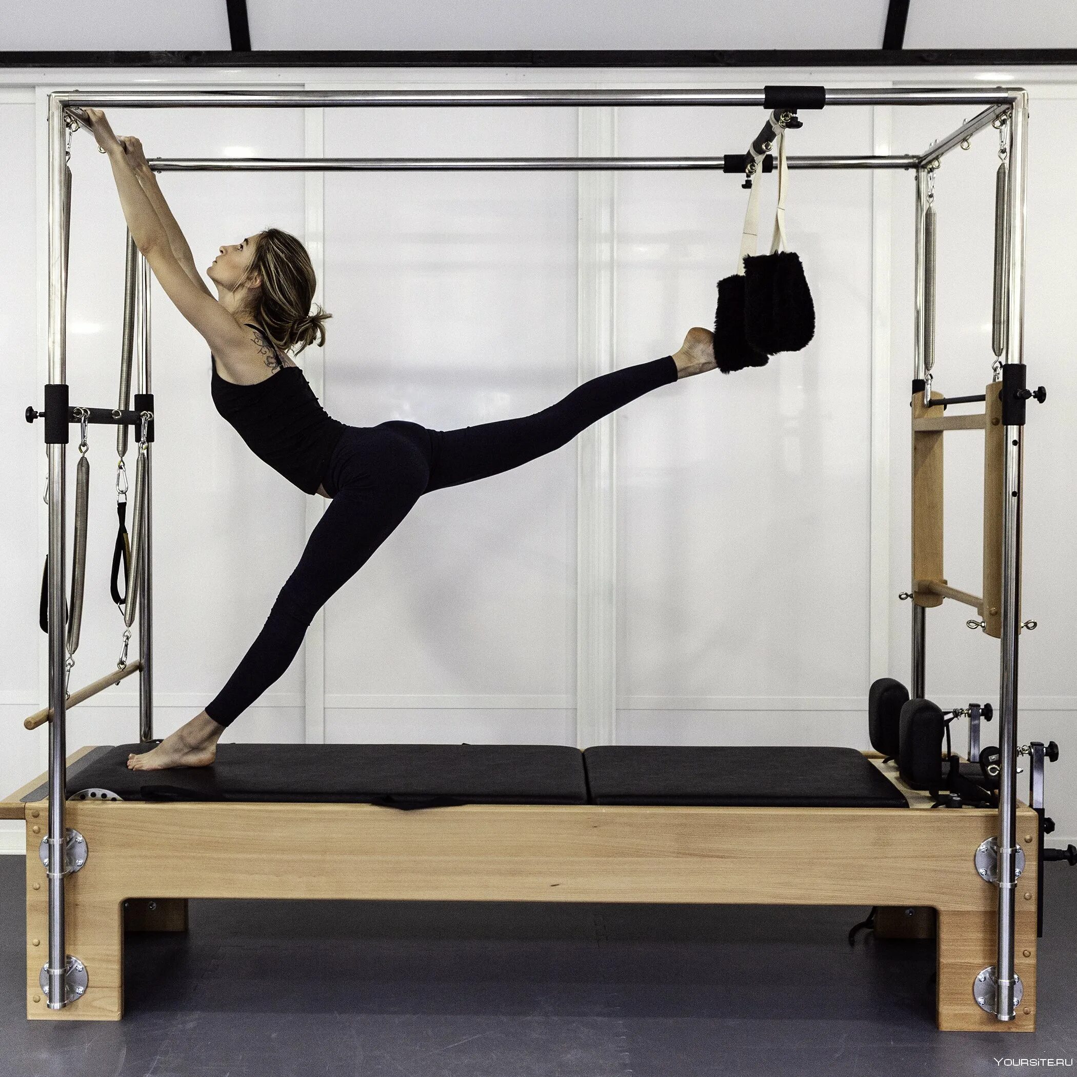 Тренажер для растяжки. Дыба тренажер для растяжки позвоночника. Многофункциональный тренажер kinesis personal. Тренажер для кроссфита гребли. Row кроссфит.