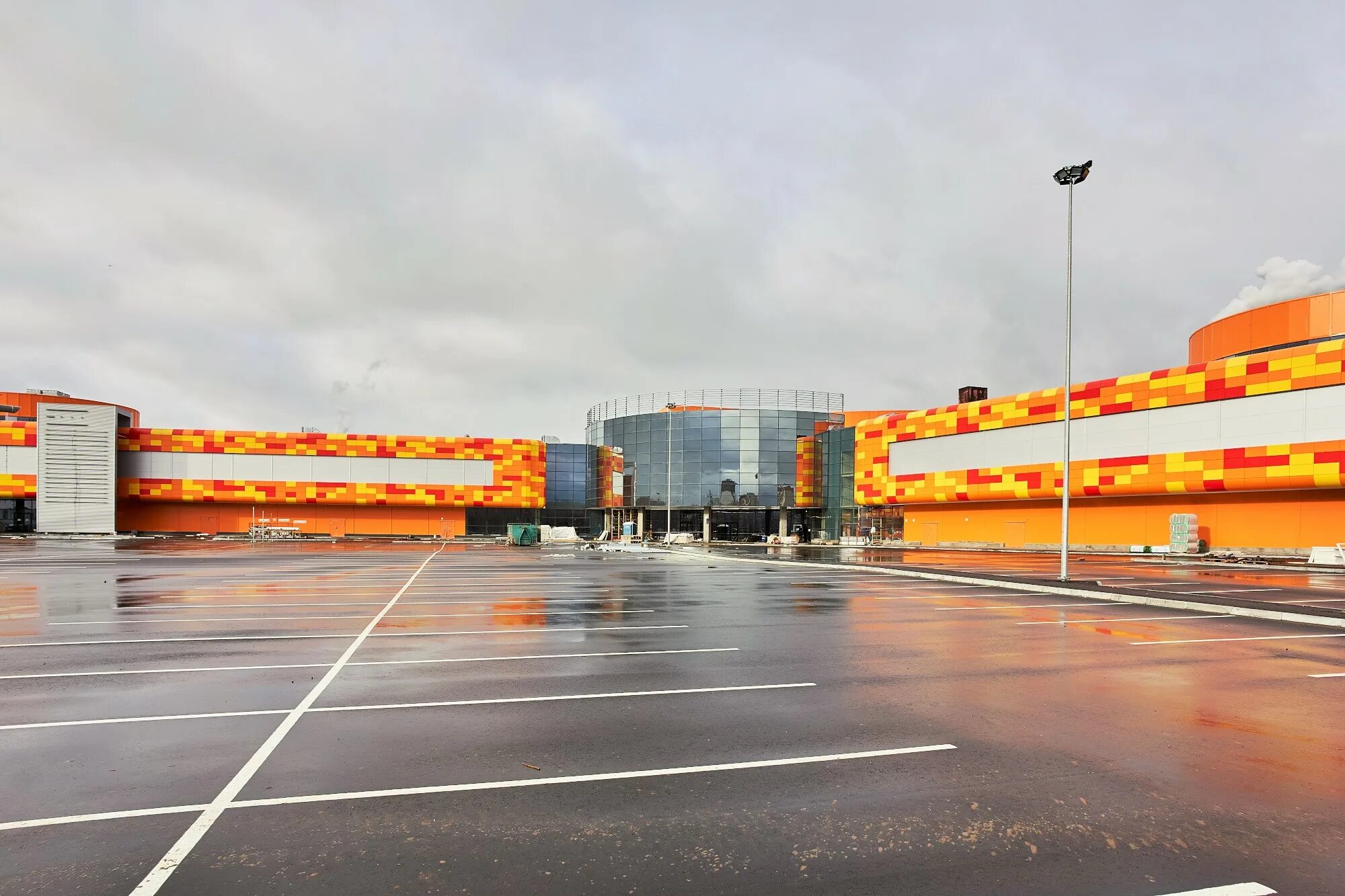 Тц макси на луганской киров. Макси на московской киров. Макси киров московская 102. Макси московская 102. Макси киров магазины московская.