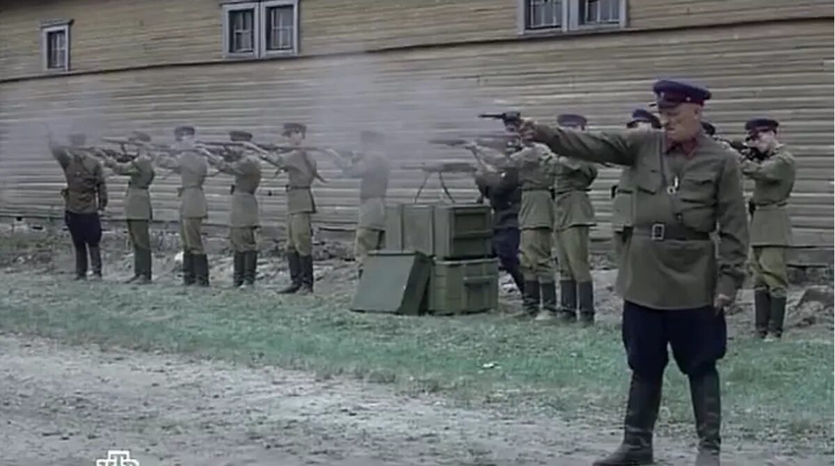 Расстрельная группа нквд. Смертная казнь расстрел нквд. Чекист расстреливает. Пистолет нквд. Сталинские палачи нквд.