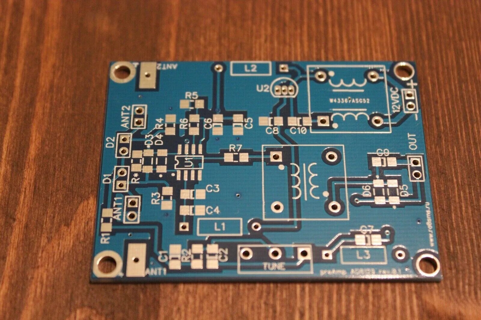 Антенный усилитель ad8129 магнитной антенны. Ad магнитная рамочная антенна ad8129. Активная магнитная антенна диапазона 9 кгц -30 мгц. Ad8129 антенна флаг плата. Amplifier ad8129 lay loop.