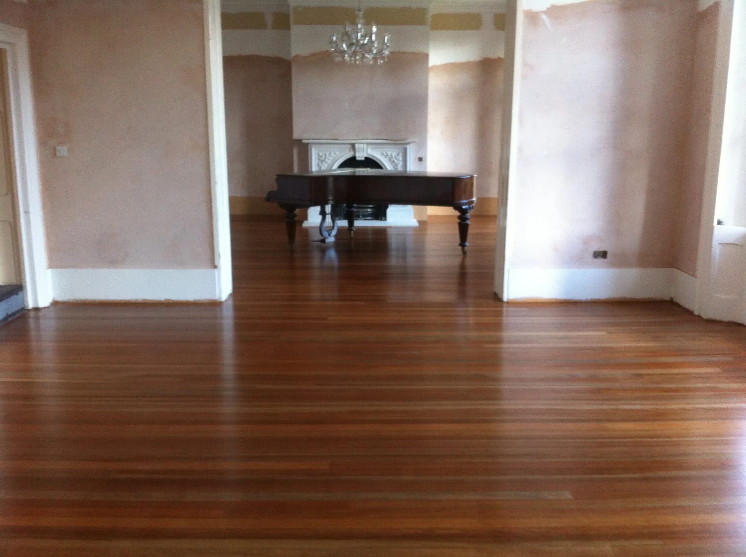 Ламинат laminate flooring. Чистый пол. Ламинат однотонный. Керамогранит primavera игман tp66m04 600*600. Глянцевый ламинат в интерьере.