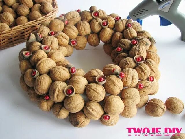 Творческие букеты из скорлупы грецких орехов Торты, конфеты, пироги iberia-resta