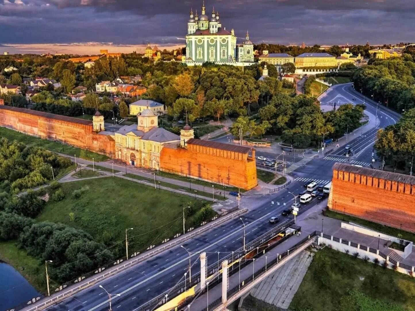 Смоленск город. Смоленск исторический центр. Смоленск центр города. Смоленск город на 7 холмах.