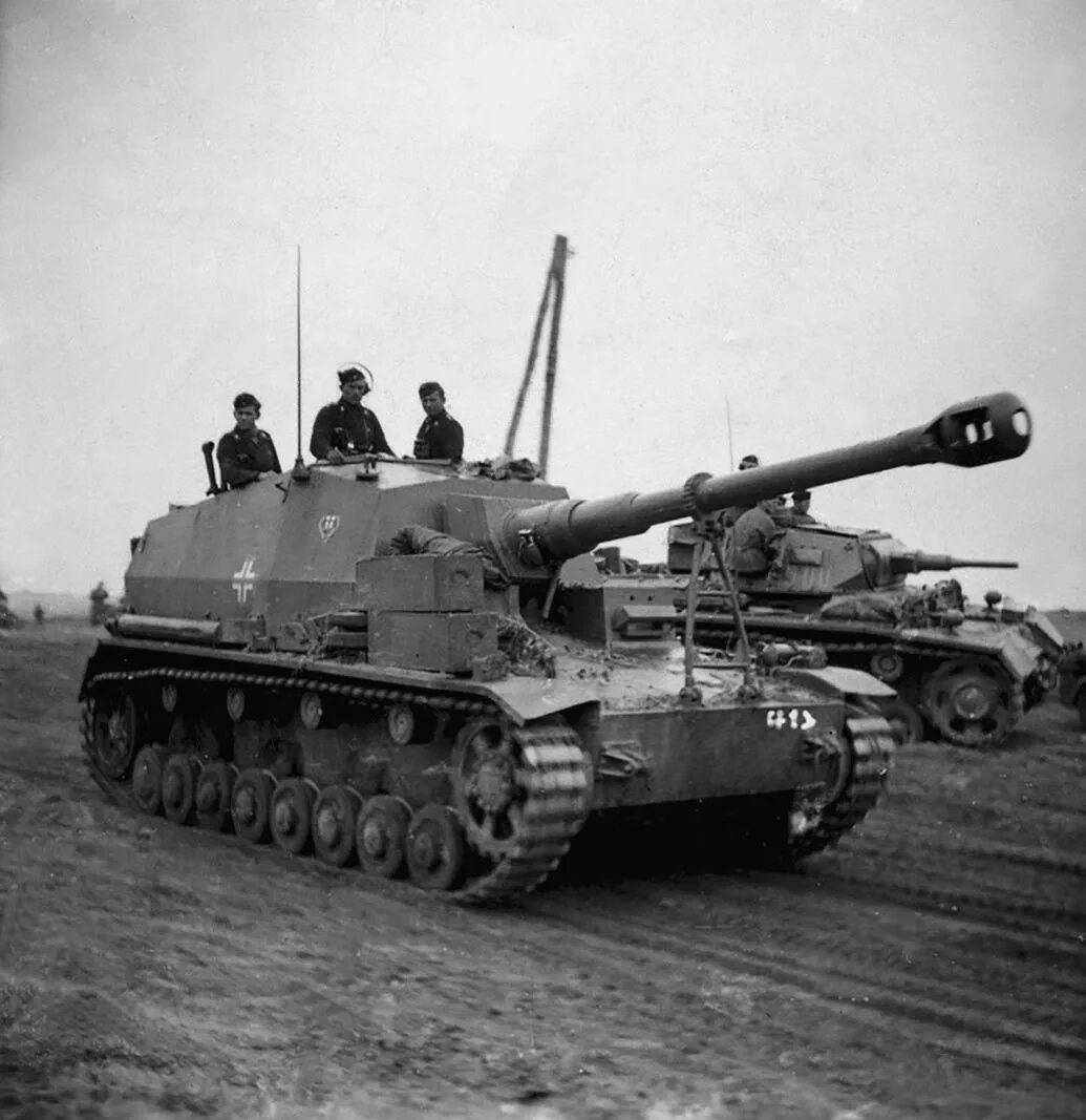 Немецкие артиллерийские танки. 10.5Cm k.PZ.SFL.IVA dicker Max. САУ Дикер Макс. САУ 10.5 dicker Max. Немецкая пт САУ Дикер Макс.