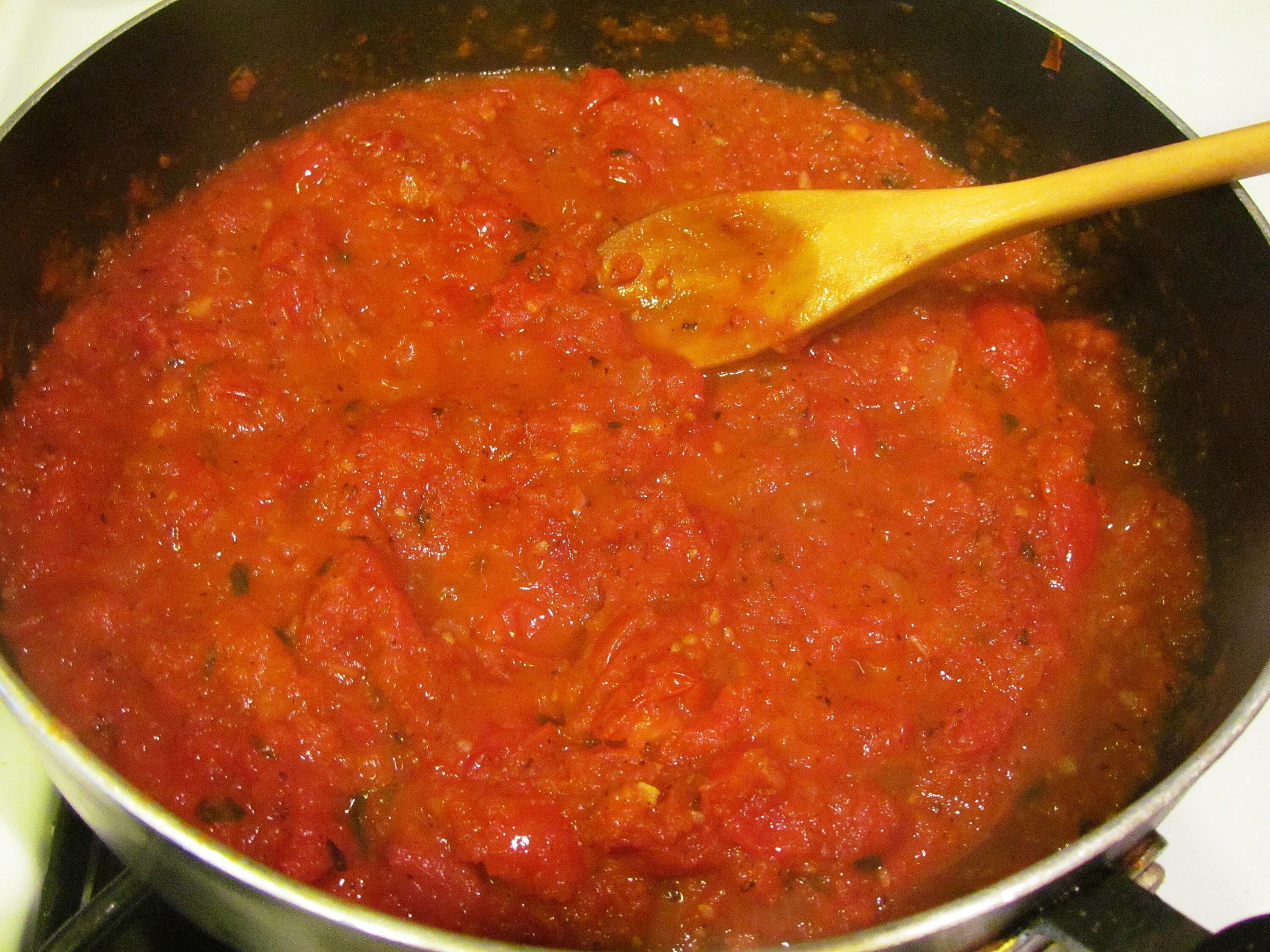 Томатный соус итальянский. Томатная подливка. Соус с мукой и томатной пастой. Подлива для котлет с томатной пастой. Подлива сметана томатная