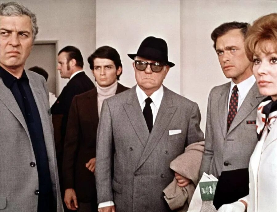 Alain delon 1969. Сицилийский клан 1969 постер. Лино вентура сицилийский клан. Le clan. Лино вентура сицилийский клан.