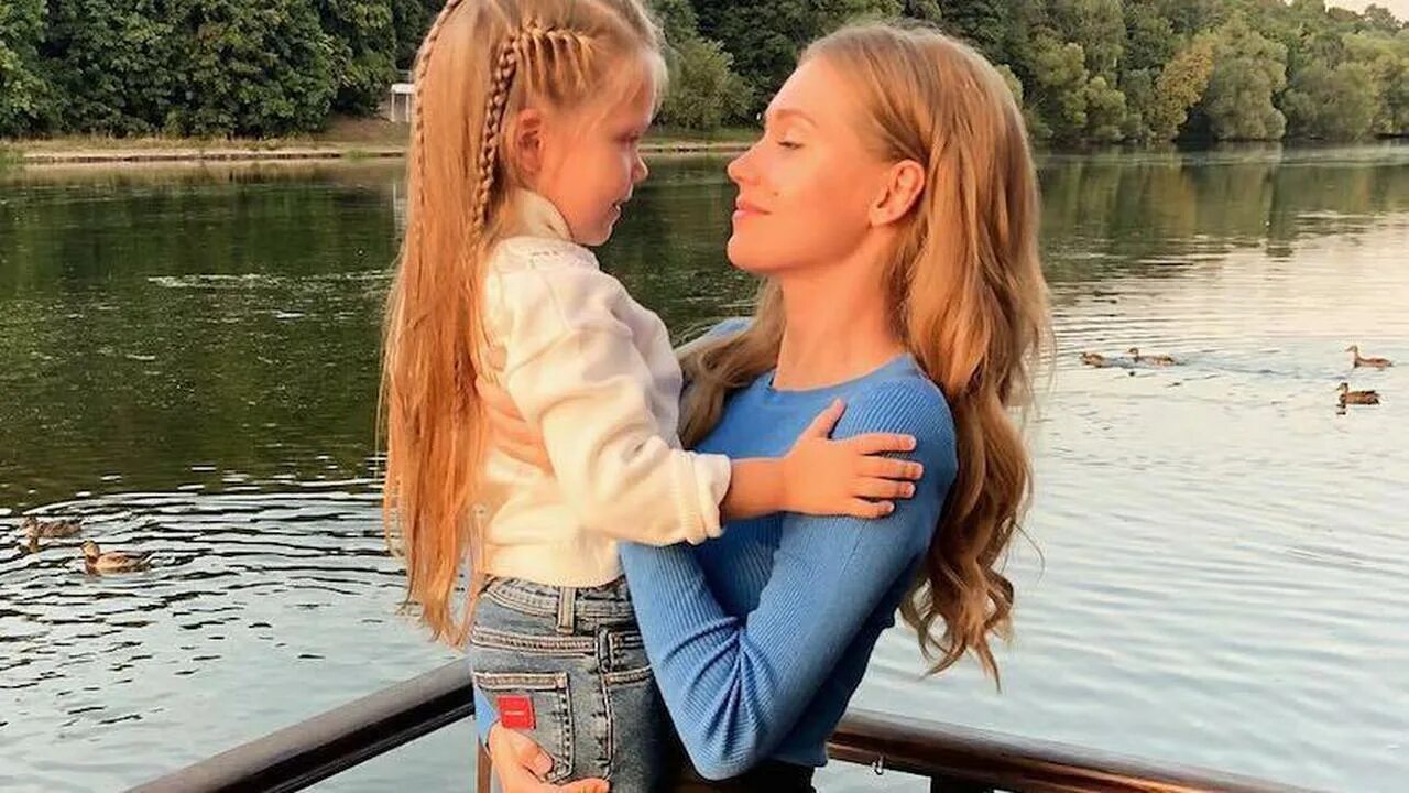 Эрика аскарова свадьба. Стать девочкой из мальчика. Трансгендер анхелес рохас. Трансгендер пол. Трансгендерная невеста.