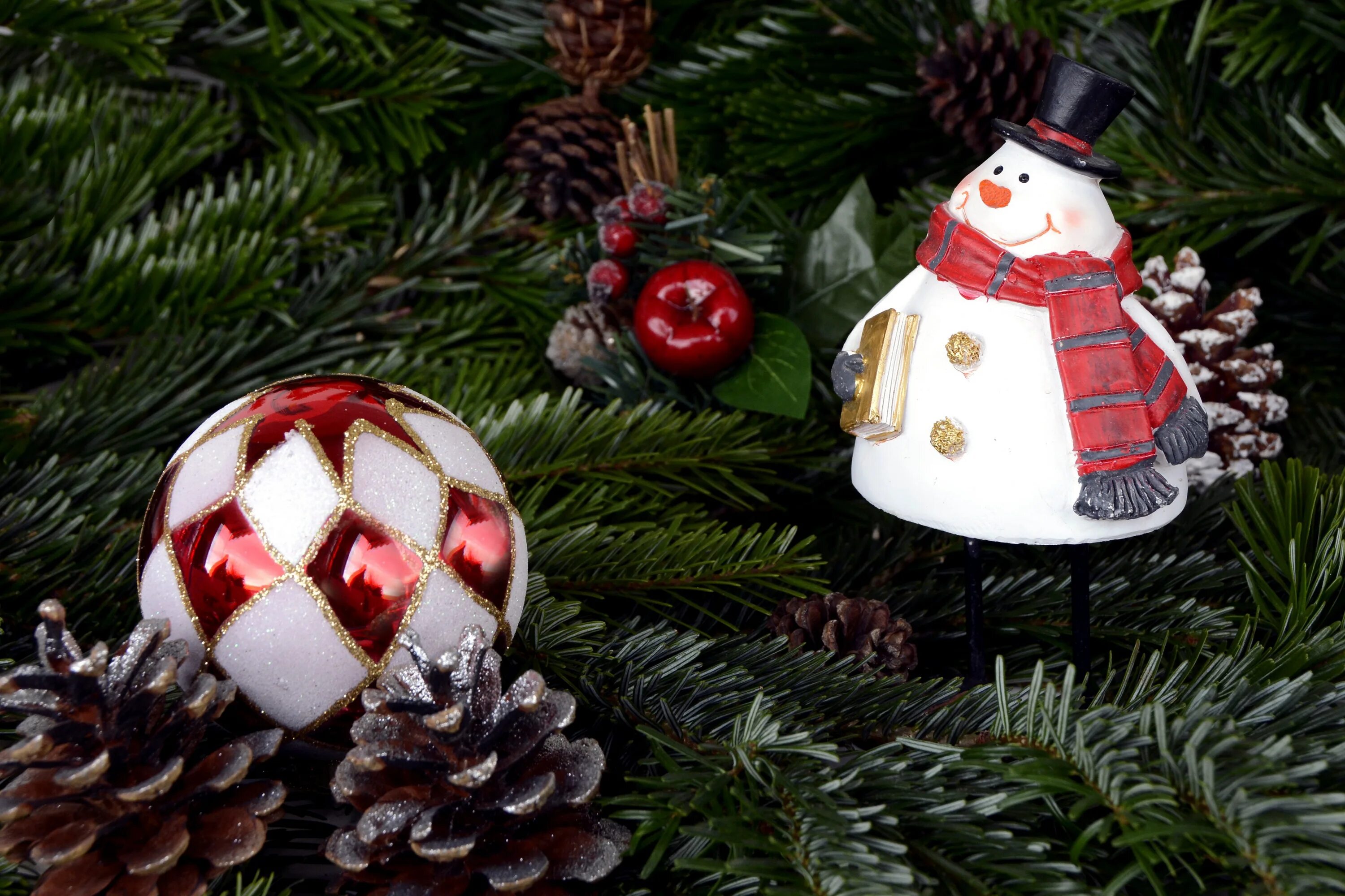 Новый год елка. Holiday classics елочные игрушки. Holiday игрушки новогодние. Холидей классик дед мороз стекло. Holiday игрушки новогодние.