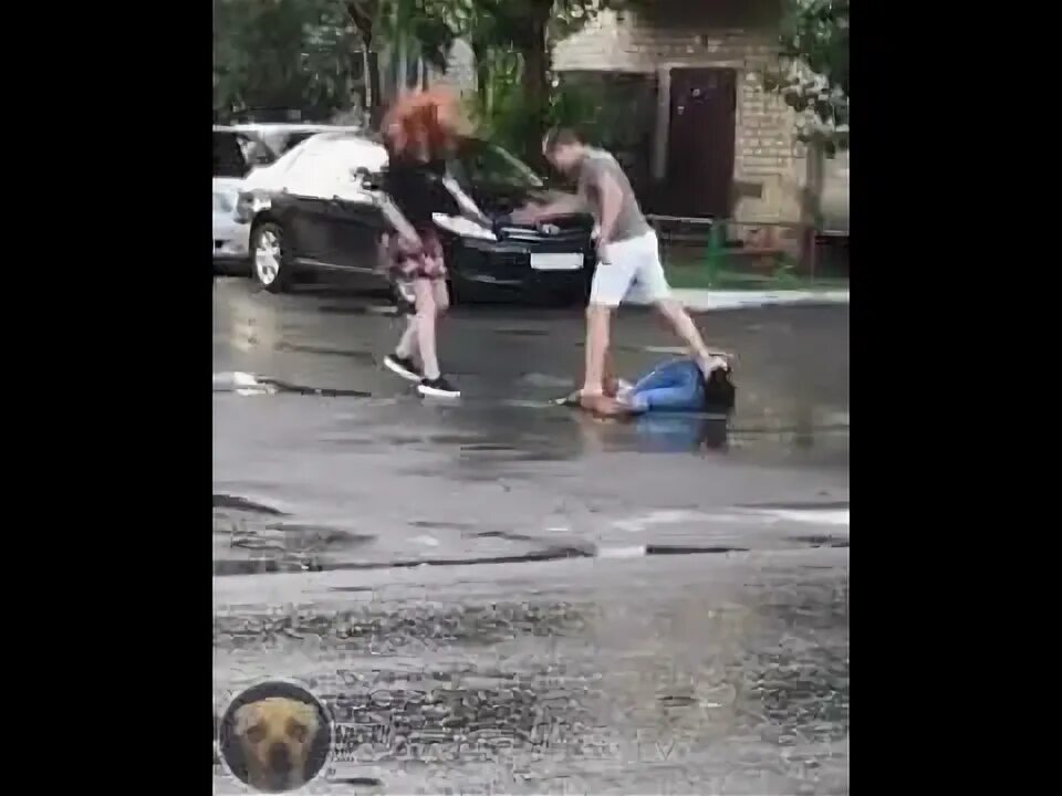 Сдала подругу мужу