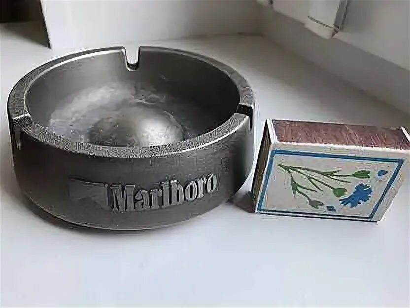 Пепельница от marlboro оригинал. Пепельница marlboro. Пепельница marlboro. Пепельница marlboro. Пепельница в виде пачки сигарет мальборо.
