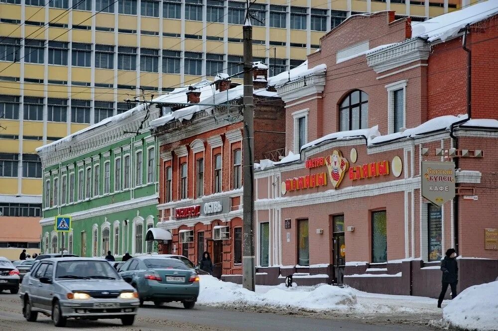 Ул м горького ижевск. Дом купца Оглоблина Ижевск. Улица Максима Горького Ижевск. Здание купца Оглоблина Ижевск. Ул. Максима Горького, 72.