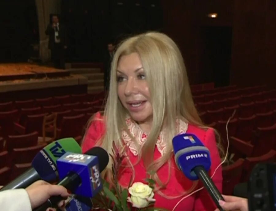 Мама балана сколько лет. Мама балана сколько лет. Мама балана сколько лет. Девушка в платье. Мама балана сколько лет.