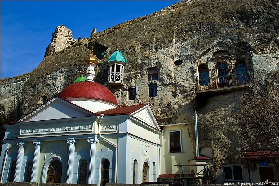 Свято климентовский монастырь. Инкерманский Свято-Климентовский монастырь. Севастополь инкерманский пещерный монастырь. Свято Климентовский монастырь Крым. Свято-Климентовский инкерманский пещерный мужской монастырь.