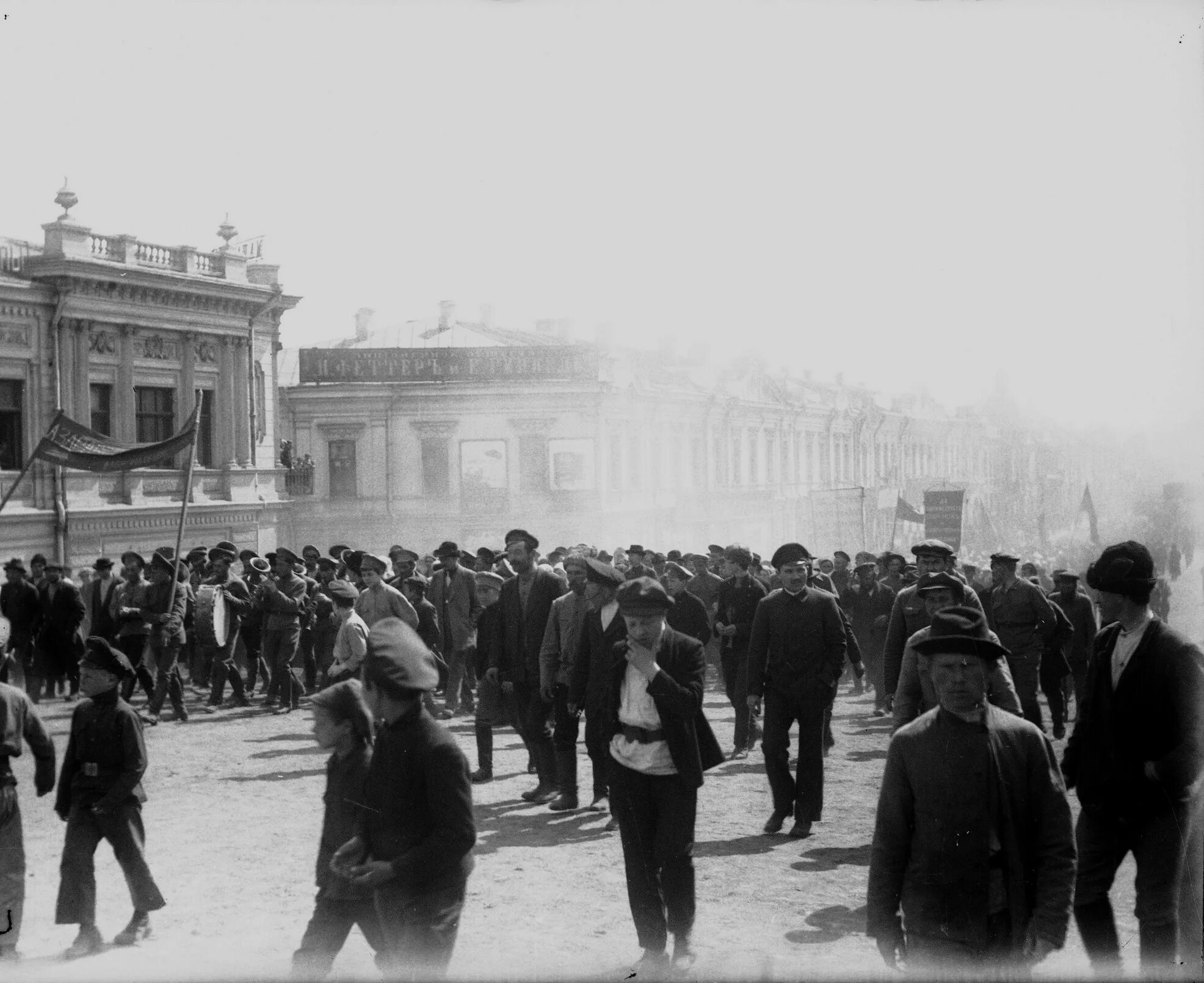 Петербург после революции. Омск 1917. Революция в Омске 1917. Омск 1918 год. Демонстрация в Омске 1918.